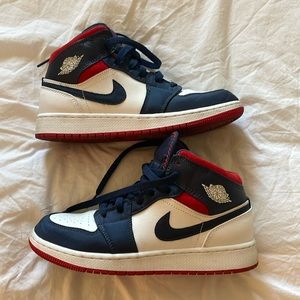 JORDAN 1 MIDS! (Womens size 7, boys size 5.5)